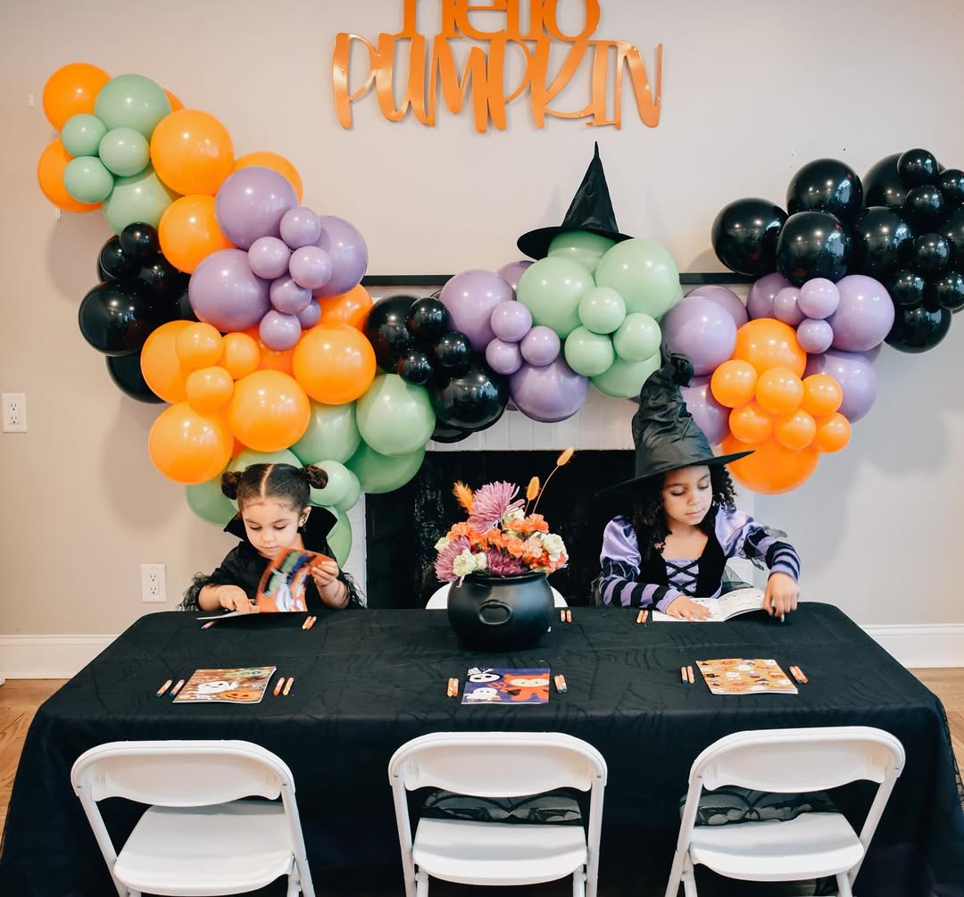 Trick or Treat Balloon Garland Kit